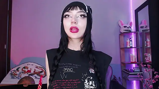 Snapshot of catipetite chatting on February 1, 4:14 am catipetite online show from February 1, 4:14 am