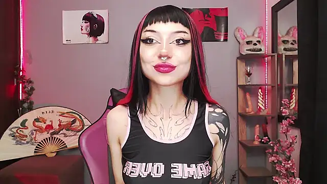 Snapshot of catipetite chatting on November 4, 5:50 am catipetite online show from November 4, 5:50 am