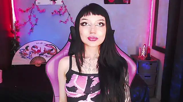 Snapshot of catipetite chatting on January 18, 2:48 am catipetite online show from January 18, 2:48 am