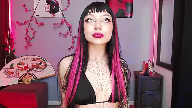 Snapshot of catipetite chatting on February 26, 8:35 am catipetite online show from February 26, 8:35 am