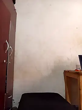 Snapshot of Uncletee112 chatting on September 12, 11:43 am Uncletee112 online show from September 12, 11:43 am