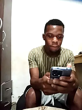 Snapshot of Uncletee112 chatting on September 13, 11:15 pm Uncletee112 online show from September 13, 11:15 pm