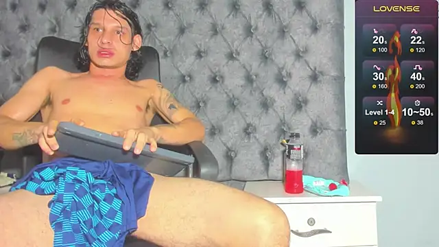 marcus smithh online show from December 17, 4:01 am