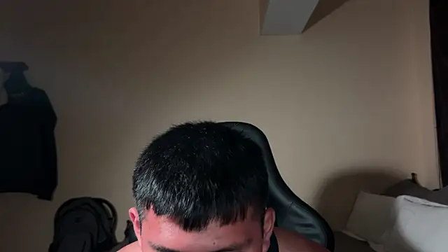 Snapshot of JoshuaTls08 chatting on February 5, 1:04 am JoshuaTls08 online show from February 5, 1:04 am