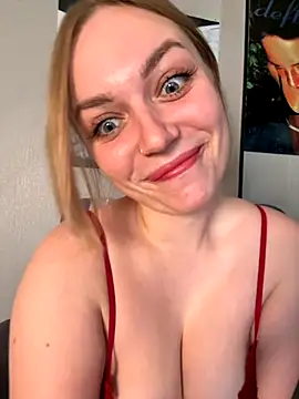 Snapshot of pink8ty chatting on October 4, 11:03 pm pink8ty online show from October 4, 11:03 pm