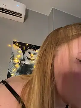 Snapshot of pink8ty chatting on October 23, 10:41 pm pink8ty online show from October 23, 10:41 pm