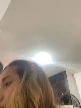 Snapshot of Agnescruzz chatting on January 16, 8:24 pm Agnescruzz online show from January 16, 8:24 pm