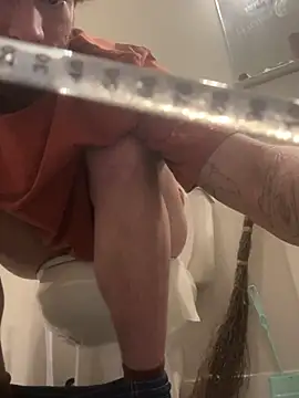 Snapshot of Clearlytothepoint420 chatting on December 21, 4:36 pm Clearlytothepoint420 online show from December 21, 4:36 pm