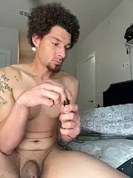 Snapshot of Clearlytothepoint420 chatting on December 30, 9:50 pm Clearlytothepoint420 online show from December 30, 9:50 pm