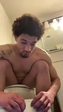 Snapshot of Clearlytothepoint420 chatting on January 4, 7:03 am Clearlytothepoint420 online show from January 4, 7:03 am