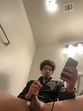 Snapshot of Clearlytothepoint420 chatting on January 6, 6:20 pm Clearlytothepoint420 online show from January 6, 6:20 pm