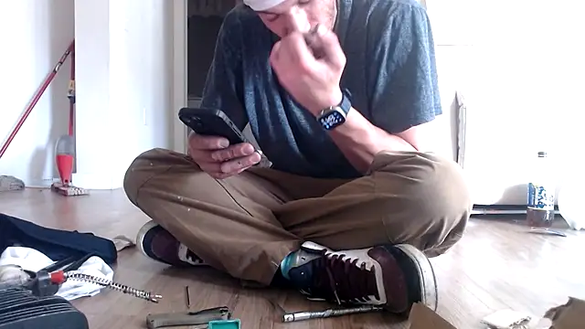 Snapshot of Clearlytothepoint420 chatting on January 16, 8:36 pm Clearlytothepoint420 online show from January 16, 8:36 pm