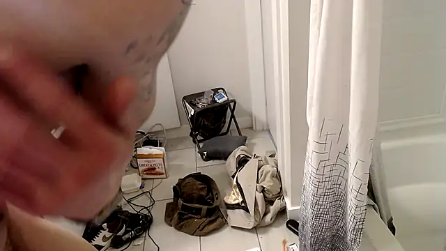 Snapshot of Clearlytothepoint420 chatting on January 22, 3:18 pm Clearlytothepoint420 online show from January 22, 3:18 pm