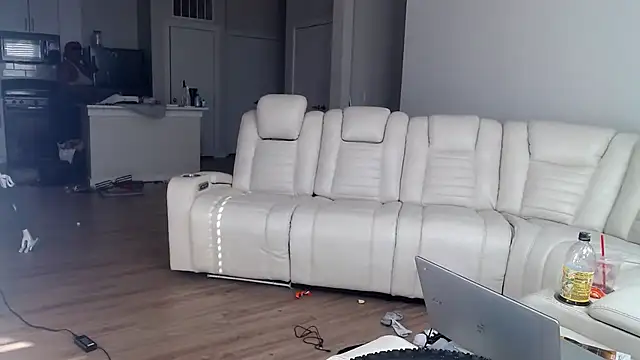 Snapshot of Clearlytothepoint420 chatting on January 24, 9:37 pm Clearlytothepoint420 online show from January 24, 9:37 pm