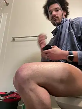 Snapshot of Clearlytothepoint420 chatting on February 6, 11:10 am Clearlytothepoint420 online show from February 6, 11:10 am