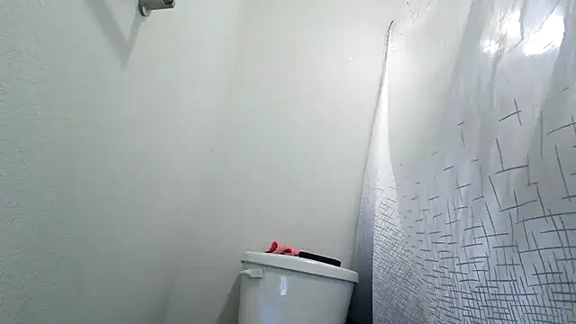 Snapshot of Clearlytothepoint420 chatting on March 15, 7:20 am Clearlytothepoint420 online show from March 15, 7:20 am