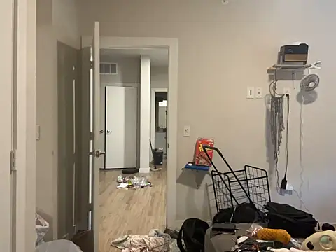 Snapshot of Clearlytothepoint420 chatting on March 20, 12:53 pm Clearlytothepoint420 online show from March 20, 12:53 pm