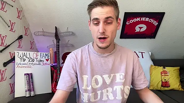 Cookieboy88 online show from May 2, 3:17 pm