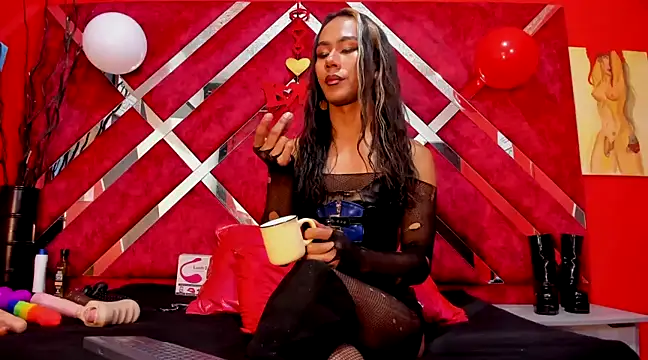 Snapshot of Scarlett_Hot5 chatting on February 14, 8:48 pm Scarlett Hot5 online show from February 14, 8:48 pm