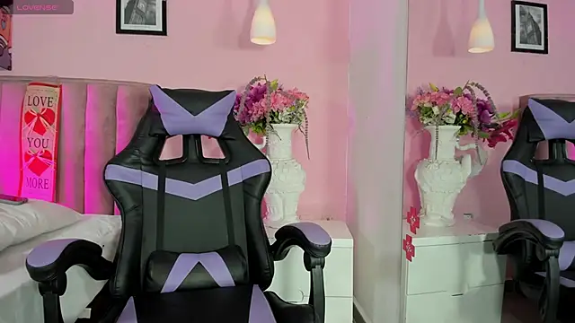 RolyLoren online show from February 24, 10:03 pm