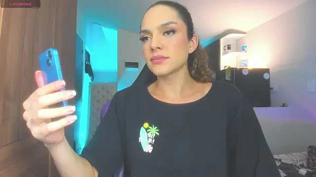 mariiahneedles online show from July 29, 11:36 pm
