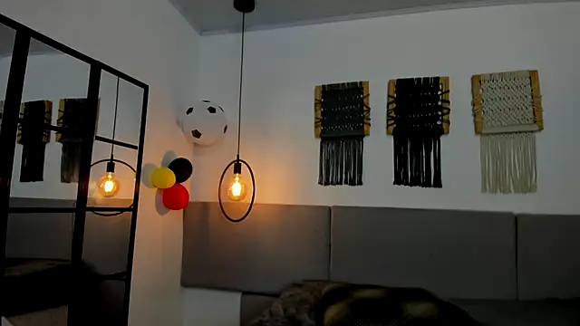 Snapshot of Sweet_camille chatting on July 13, 2:25 am Sweet camille online show from July 13, 2:25 am