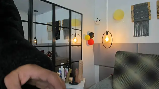 Snapshot of Sweet_camille chatting on July 22, 2:25 am Sweet camille online show from July 22, 2:25 am