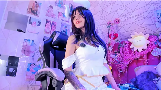 Alicebenett online show from March 9, 10:47 pm