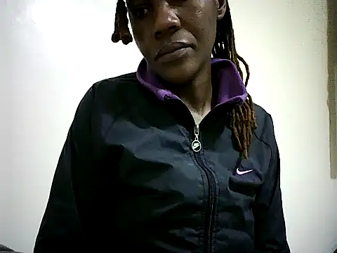 Snapshot of Pierra77 chatting on October 8, 8:01 am Pierra77 online show from October 8, 8:01 am