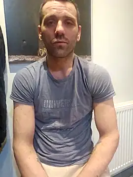 Snapshot of Aian09 chatting on March 18, 9:43 pm Aian09 online show from March 18, 9:43 pm