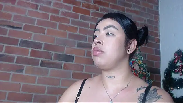 salome  hills1 online show from January 7, 10:30 pm