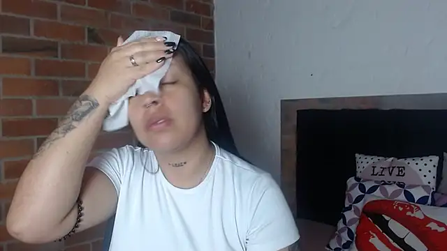 salome  hills1 online show from February 15, 6:59 pm