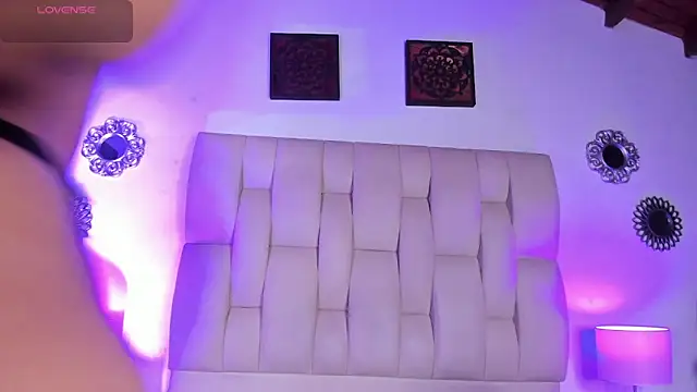 Snapshot of Bianca_zaens2 chatting on January 21, 12:07 pm Bianca zaens2 online show from January 21, 12:07 pm