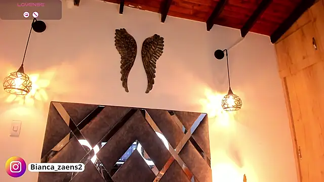 Snapshot of Bianca_zaens2 chatting on March 8, 11:48 am Bianca zaens2 online show from March 8, 11:48 am