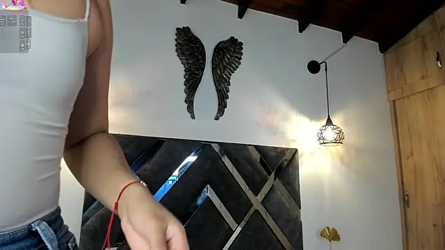 Snapshot of Bianca_zaens2 chatting on December 22, 11:07 am Bianca zaens2 online show from December 22, 11:07 am