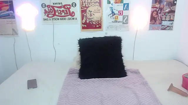 ari rossee online show from February 9, 8:56 pm