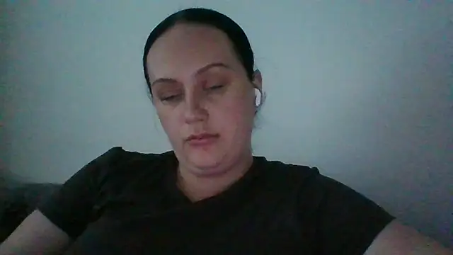 Snapshot of CurvyQueen2023 chatting on September 21, 5:03 pm CurvyQueen2023 online show from September 21, 5:03 pm