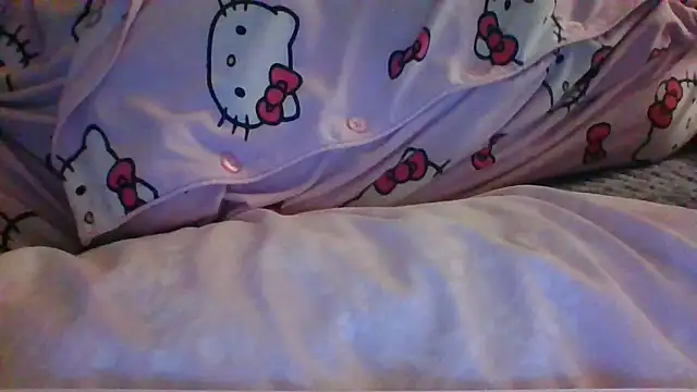 Snapshot of CurvyQueen2023 chatting on February 3, 2:53 am CurvyQueen2023 online show from February 3, 2:53 am