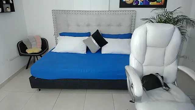 Snapshot of Chiqui_milk_ chatting on January 27, 7:56 pm Chiqui milk online show from January 27, 7:56 pm