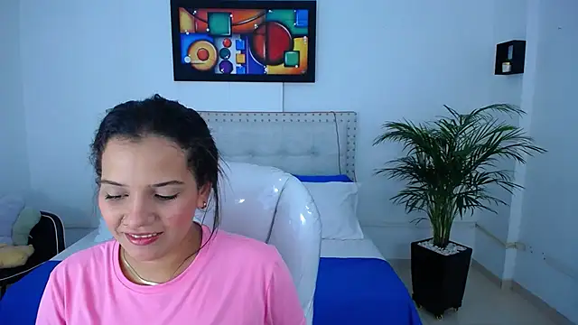 Snapshot of Chiqui_milk_ chatting on February 21, 8:38 pm Chiqui milk online show from February 21, 8:38 pm