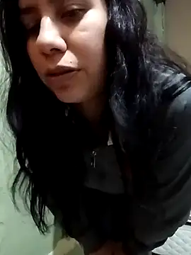 Snapshot of Michellluxo chatting on May 5, 12:40 am Michellluxo online show from May 5, 12:40 am