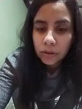 Snapshot of Michellluxo chatting on June 11, 9:35 pm Michellluxo online show from June 11, 9:35 pm
