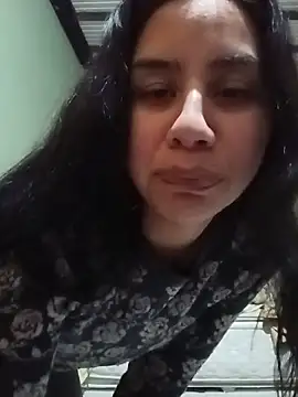 Snapshot of Michellluxo chatting on June 15, 9:28 pm Michellluxo online show from June 15, 9:28 pm