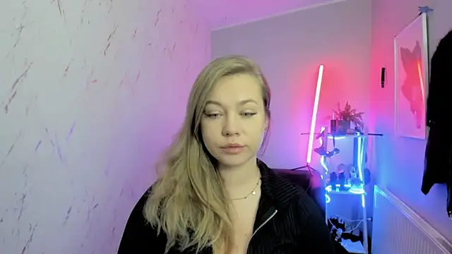 holly xglam online show from November 21, 9:13 pm