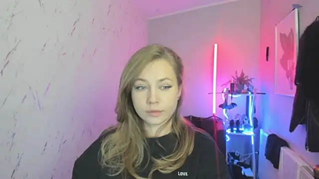 holly xglam online show from November 27, 8:11 pm