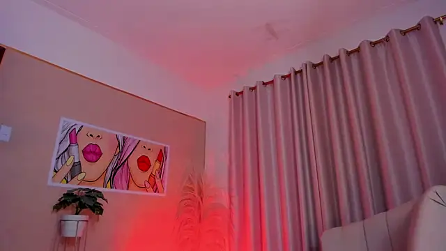 SkiinnyAna online show from February 28, 10:39 pm