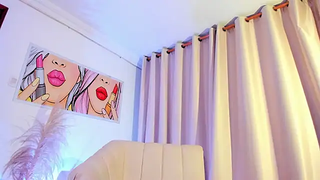 SkiinnyAna online show from February 6, 7:39 pm