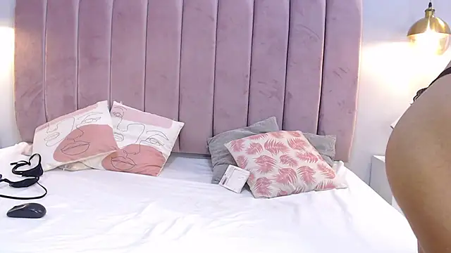 LeenaBrown online show from January 30, 9:58 pm