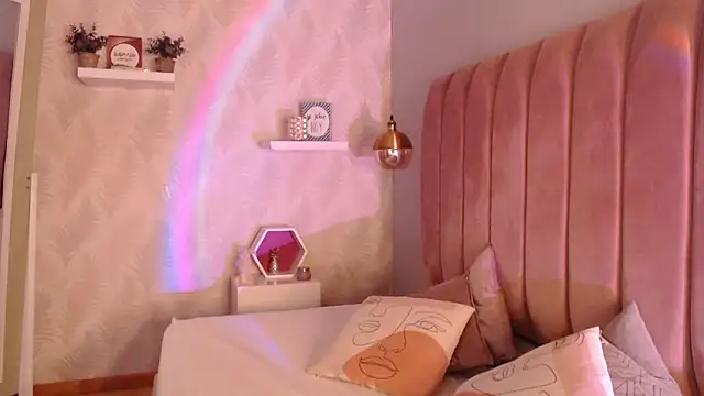 LeenaBrown online show from September 30, 12:43 pm