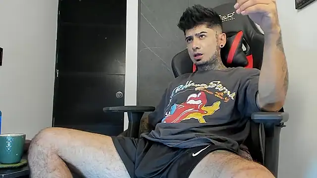 Snapshot of sergiio_mesa27 chatting on December 5, 11:07 pm sergiio mesa27 online show from December 5, 11:07 pm